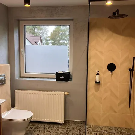 Comfortable Jacuzzi For 8 In Appartamento