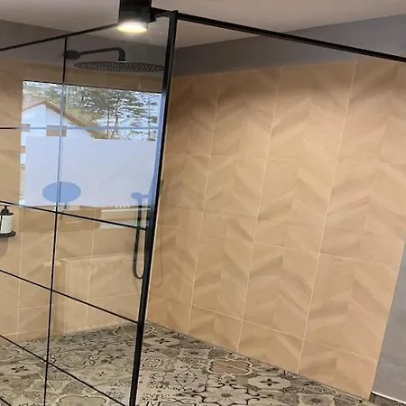 Comfortable Jacuzzi For 8 In Apartament