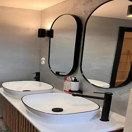 Comfortable Jacuzzi For 8 In Apartament